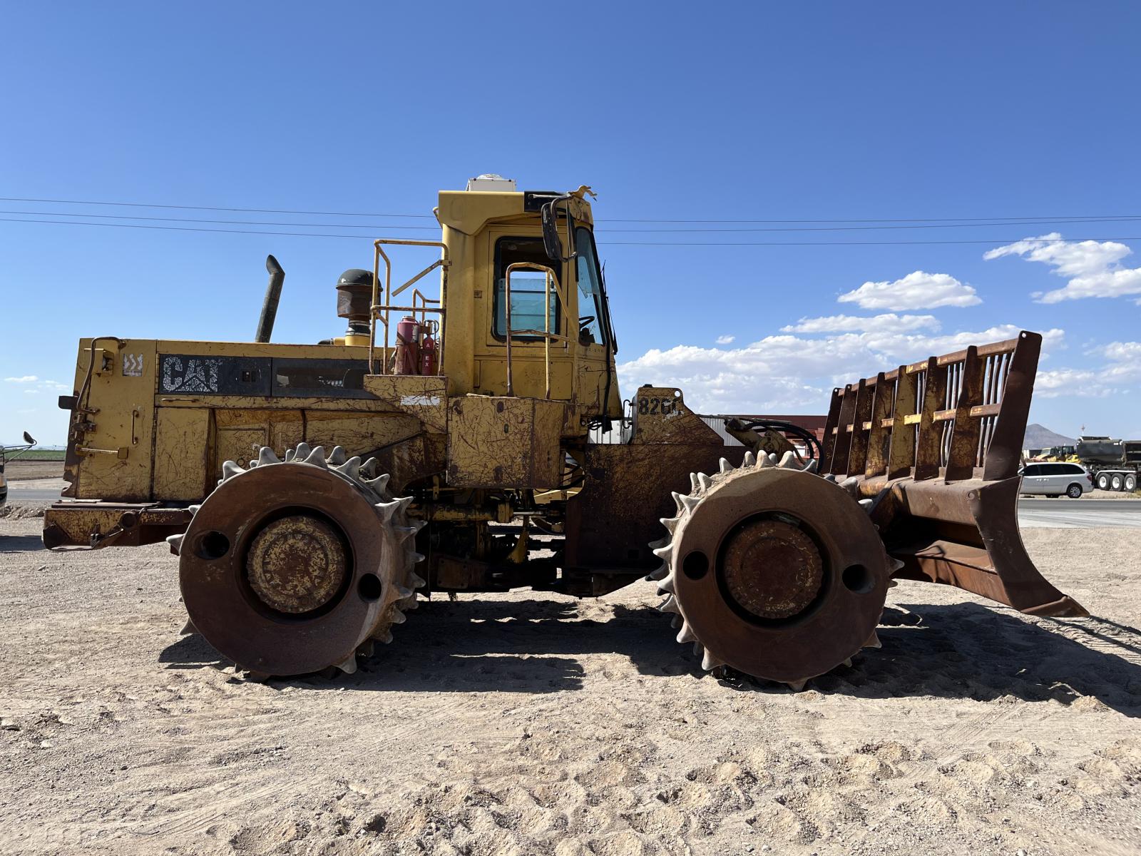 COMPACTADOR PATA DE CABRA CATERPILLAR 826C